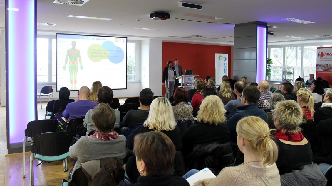 Begr&uuml;&szlig;ung der &uuml;ber 130 Fachleute zum 3. Anti-Dekubitus-Tag im S&uuml;dharz Klinikum Nordhausen (Foto: Anne Hagedorn / SHK)