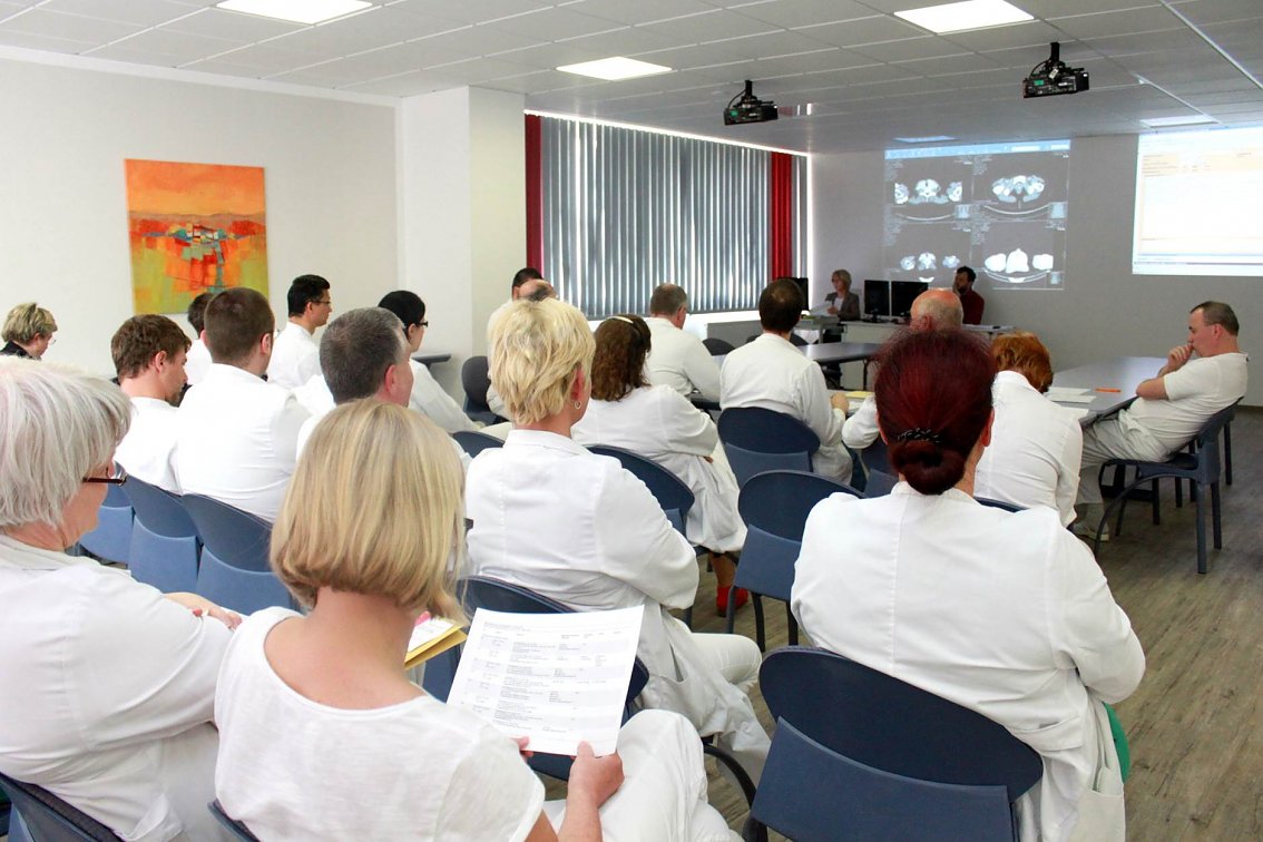 W&ouml;chentliche interdisziplin&auml;re Tumorkonferenz (Foto: SHK)