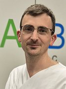 Julian Gonschorrek - Chefarzt der Zentralen Notaufnahme/Short Care Unit/IMC (SHK)