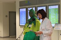 Frau Bichbeimer er&ouml;ffnet den Aktionstag "Saubere H&auml;nde" (Anne Hagedorn, SHK)