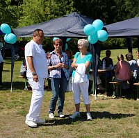 Dr. med. Christian Meyer, Chefarzt des Osteologischen Schwerpunktzentrums im Gespr&auml;ch mit G&auml;sten (Anne Hagedorn / SHK)