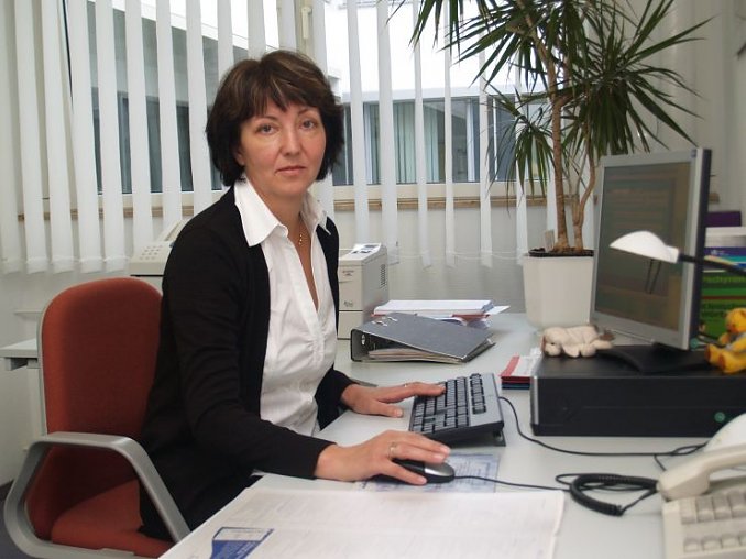 Katrin Fernschild an ihrem Arbeitsplatz im Tumorzentrum (Foto: shk)