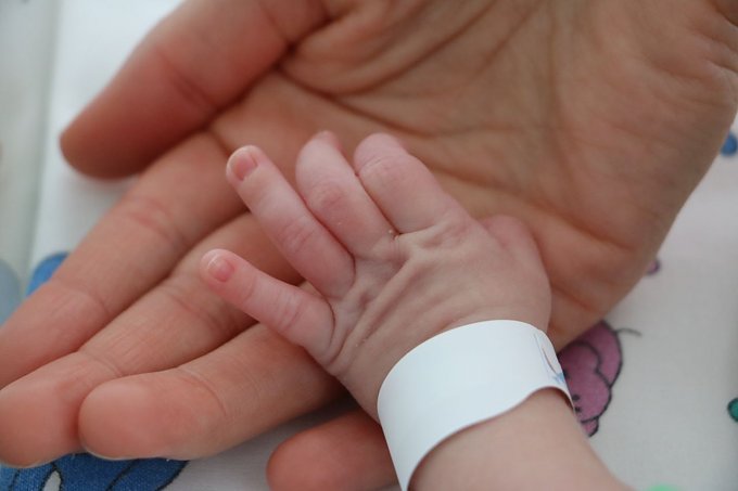 Patientenarmband - auch f&uuml;r die Kleinsten (Foto: SHK)