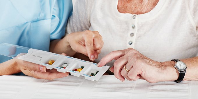 Unterst&uuml;tzung bei Medikamenten (Foto: AdobeStock)